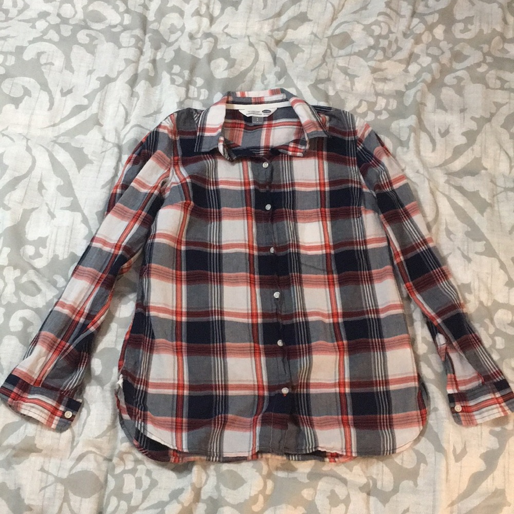 ❤️ Old Navy Classic Button Up plaid blouse ❤️